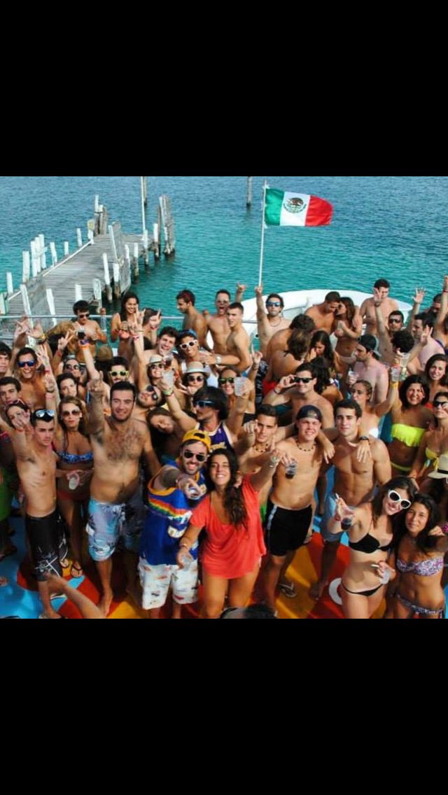 DelNightlife's tweet photo. Ready for a great time in the booze cruise?? #playadelcarmen #playadelcarmennights #playadelcarmennightlife #playadelcarmenparty #playadelcarmenpartypeople #partytime #partyplanner #instagood #instaparty #partyattitude #partynights #partylikearockstar #playacrawl #boozecruise https://t.co/3DXQddHQpb