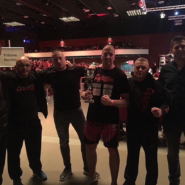 TimDiederen's tweet photo. After my fight at Big Game 2 #MMA #heavyweightfighter #winner https://t.co/ZcNbI8nIgb