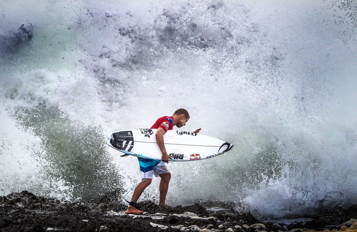 NigelHallett's tweet photo. @Mick_Fanning heads out for Round 1 of the @wsl @Quiksilver Pro at Snapper Rocks yesterday @couriermail @GCBulletin @newscorp https://t.co/qmi4tN5s9w