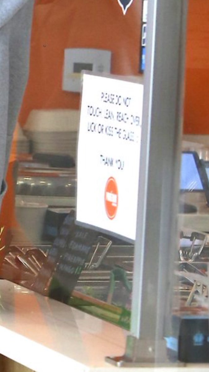 bieberspoints's tweet photo. "please do not touch, lean, lick or kiss the glass. thank you" 

justin: https://t.co/7PLnZEAPQe