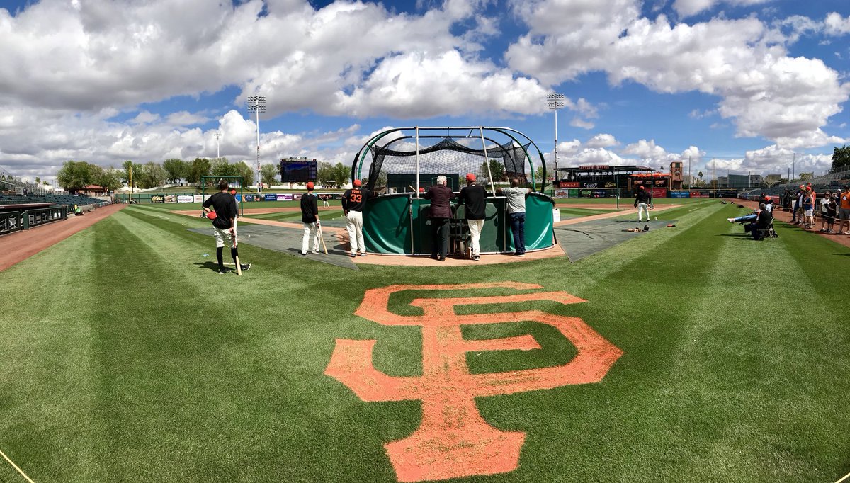 Emilnem's tweet photo. All of the #baseball feels in one photo. @SFGiants @MLB @hunterpence #SpringTrainingSass https://t.co/jKfW3moX8g
