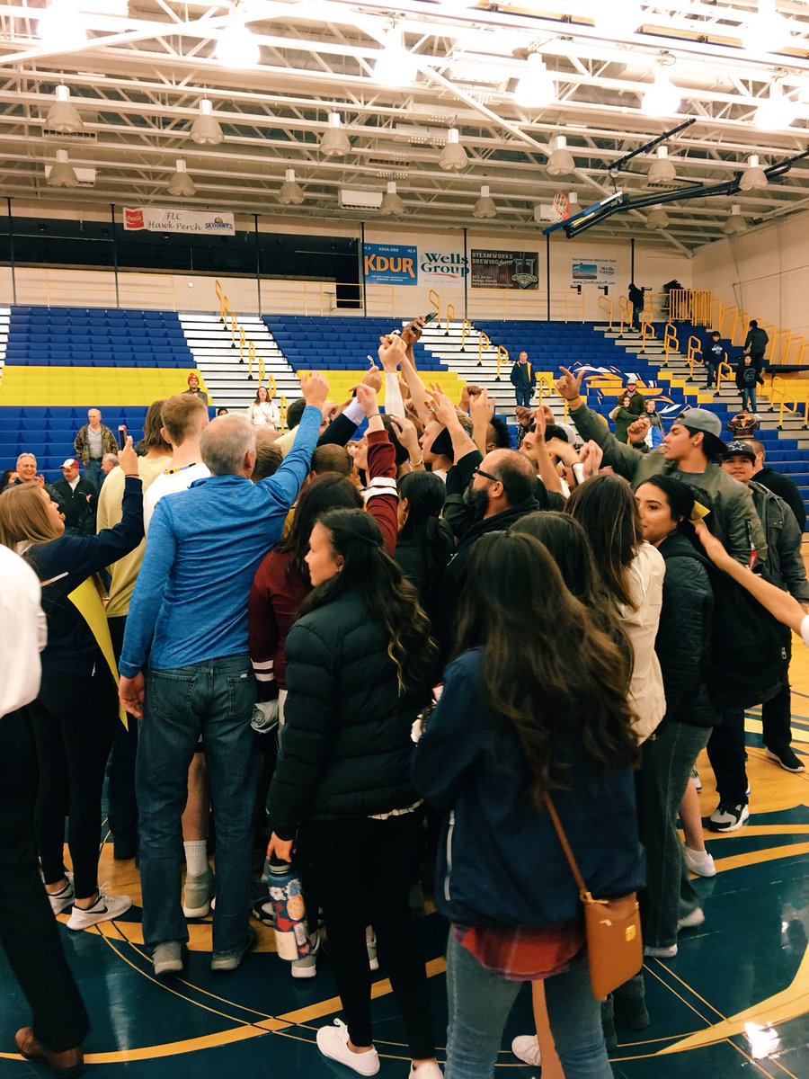FLCMBasketball's tweet photo. Hawks always fly together.

Until next season. 💙💛💍 https://t.co/MbXDFA7oeF