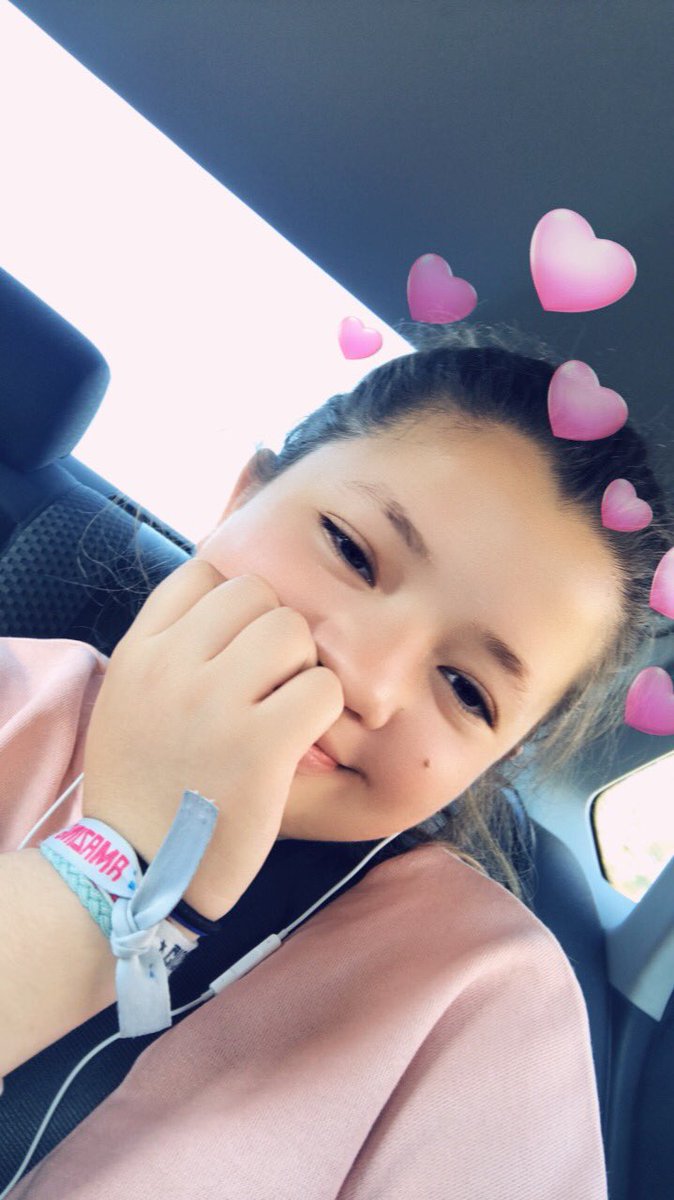 LIVSCORTIS's tweet photo. #smilesformts sorry for breaking screens y’all https://t.co/nX5rQmxMCI
