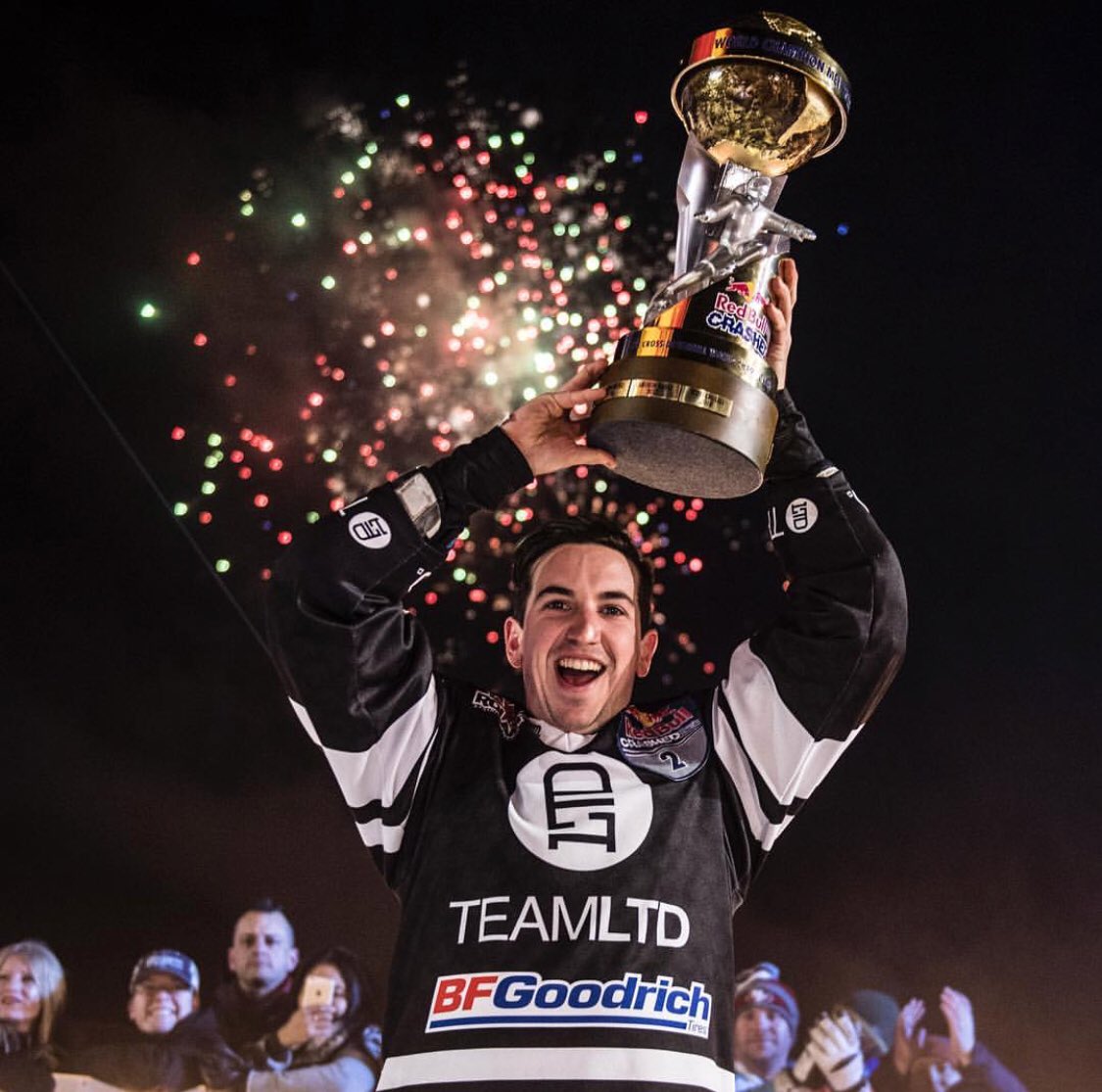 Congrats @ScottCroxy for taking home the 2018 @CrashedIce Championship !🏆