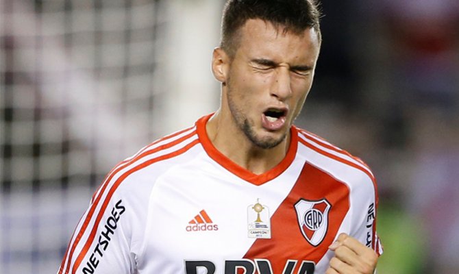 TodoRiver28's tweet photo. El ex jugador de #River, Emanuel Mammana, que hoy juega en el Zenit de Rusia, se rompió los ligamentos cruzados. Estará fuera de las canchas entre 6 y 8 meses. 
Todo el Pueblo Riverplatense está con vos en este momento tan difícil. ⚪🔴⚪

#FuerzaMammana https://t.co/DFJsCCw0OJ
