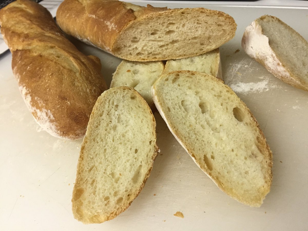 gaCyCLIST's tweet image. My baguettes are getting better. And with the bean and Garlick spread I just whipped together, I may be inclined to indulge on all four loaves. #homemadebread #awsomebaking. #makeyourownbread #healthylifestyle #HealthyEating