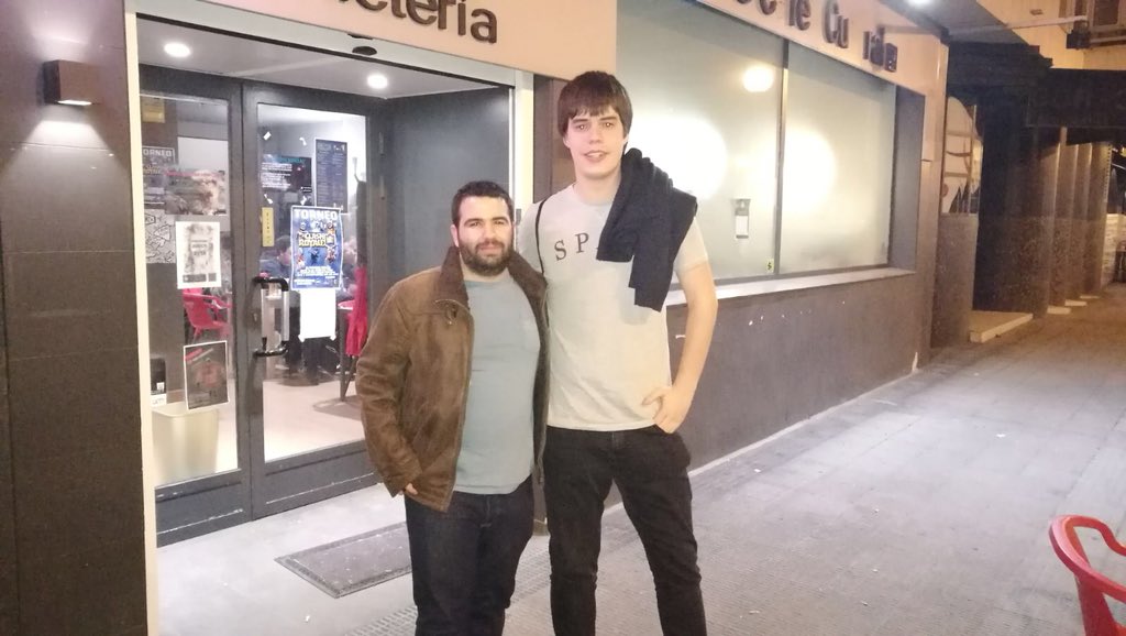 PamplonaModern's tweet image. Finalmente, tras llegar a la final Ander y Pablo, Pablo ha logrado ganar y coronarse como campeon de este #SundayNightMagic 
Os esperamos a todos el domingo que viene en la liga de marzo! #PamplonaEsModerna