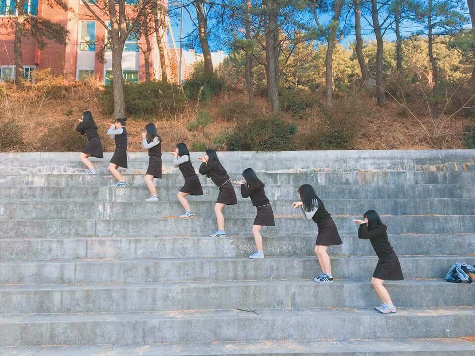 韓国トレンド Ar Twitter 韓国の学生の友情写真が可愛い Ttのポーズなど 今時の流行りも入れててすごく良い 韓国トレンド Ar Twitter 韓国の学生の友情写真が可愛い Ttのポーズなど 今時の流行りも入れててすごく良い