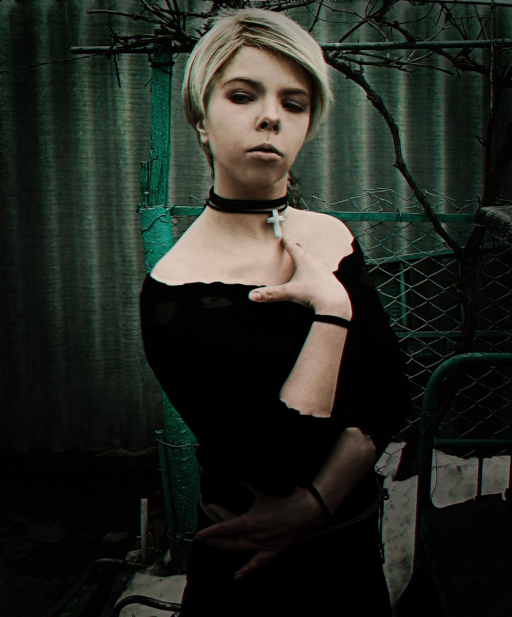 blood_and_sugar's tweet photo. God doesn't love you. Not like I do.

#cosplay #outlast #outlast2 #outlastval https://t.co/JEDQbj062U