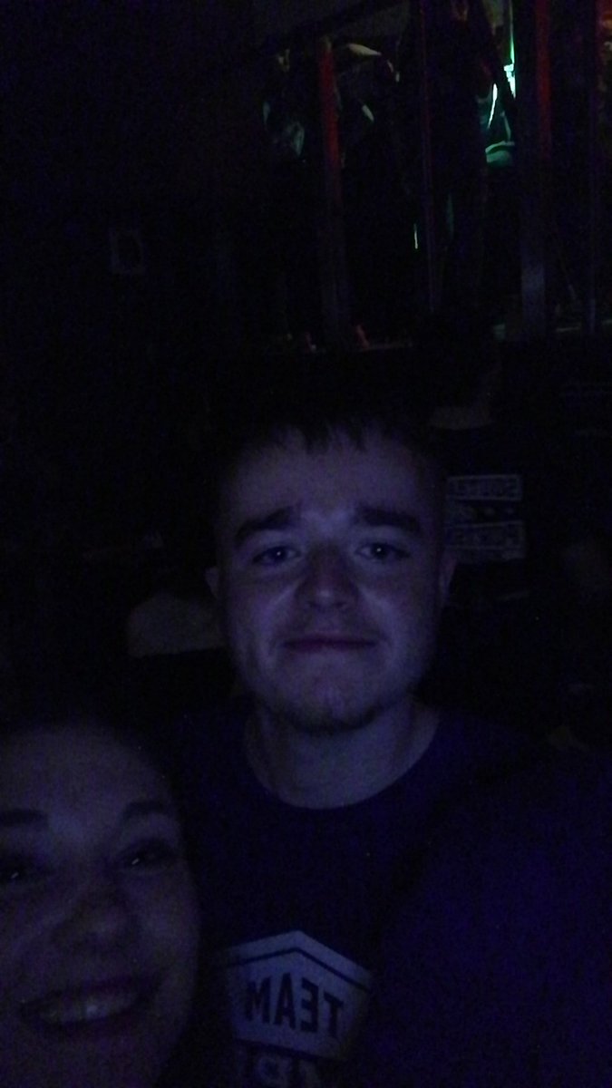 Everyone's here with one girl. #darkhorse Lloyd's here with 3. #howsublimeroll