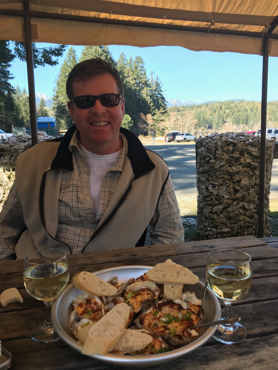 SVFarmsLLC's tweet photo. Short drive from the farm to @hamahamaoysters for a perfect lunch #SupportLocal   #eatlocal @VisitOlympics https://t.co/1pMu8dunGM