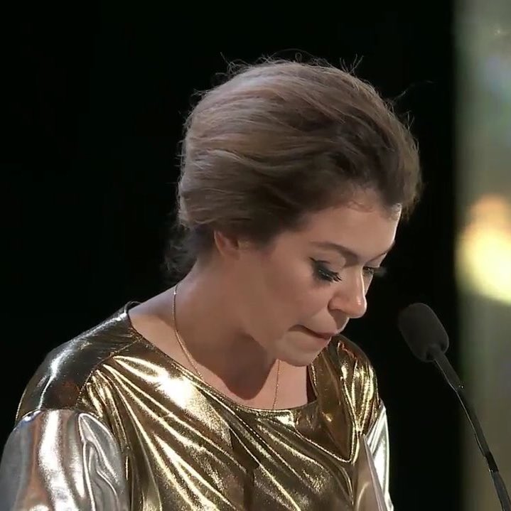 roseclrdbrochu's tweet photo. TATIANA MASLANY WINNING HER LAST EVER CANADIAN SCREEN AWARD FOR ORPHAN BLACK. I’M SOBBING. https://t.co/BJPDa04KY6