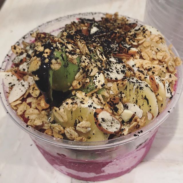 Locate_Eat's tweet photo. @sweetsoulsoho “SoulBowl” is life  LIFE. | Base is a dragon fruit blend with strawberry, banana, apple juice and agave. Sweets include raspberries, bananas, and dragon fruit chunks. Toppings include crunchy granola, almond slices, and bee pollen. Charcoa… https://t.co/U2yVFayjln https://t.co/Fqgrk3BJ1i
