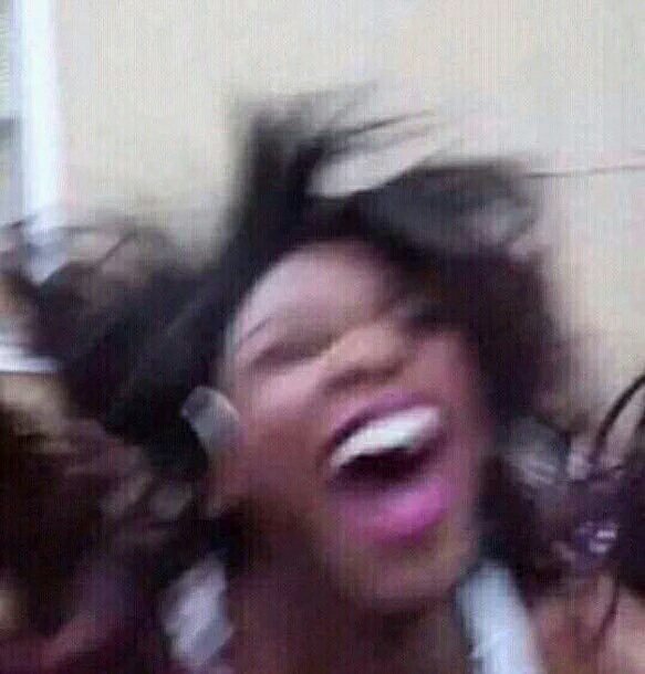 joqnies's tweet photo. AAAAAAAAA FALTAN 3 PREMIOS PARA QUE DEN LOS GANADORES DE BEST BOY BAND, ESTOY NERVIOSA

#iHeartAwards2018 https://t.co/Gx0RDrKTcw