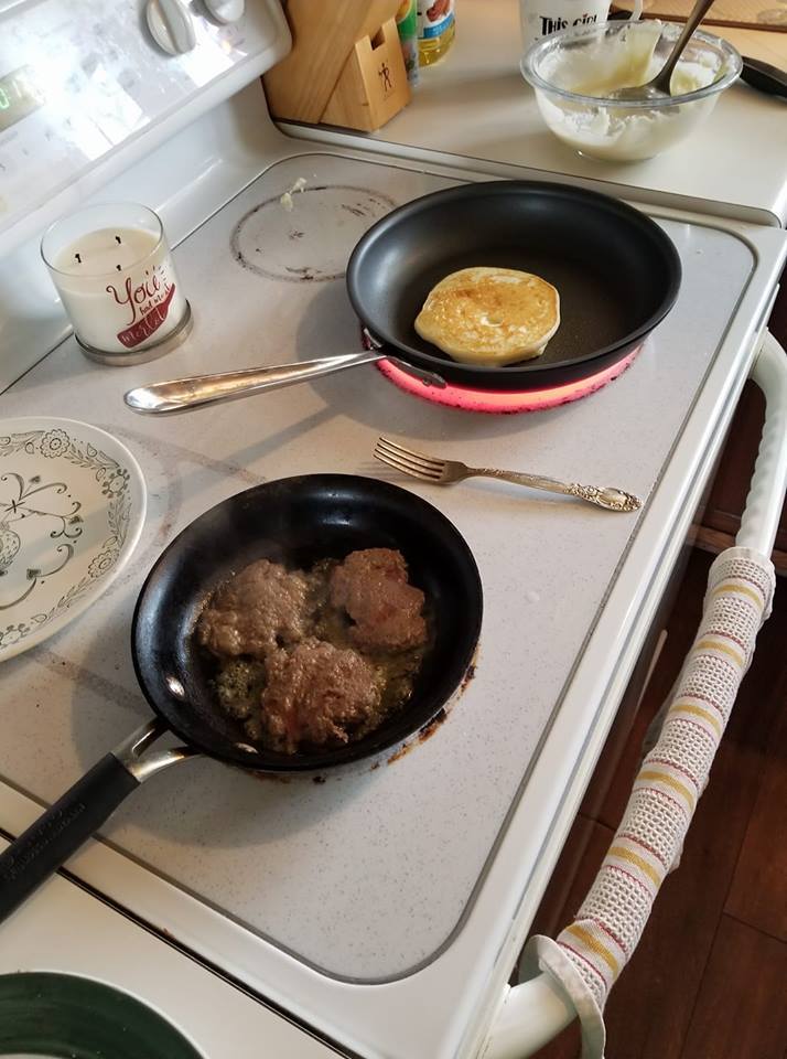 NotsoBride's tweet image. Checking out the new town, new people, and new good eatin’ (it’s a southern thing) notsotraditionalbride.wordpress.com/2018/03/12/che…