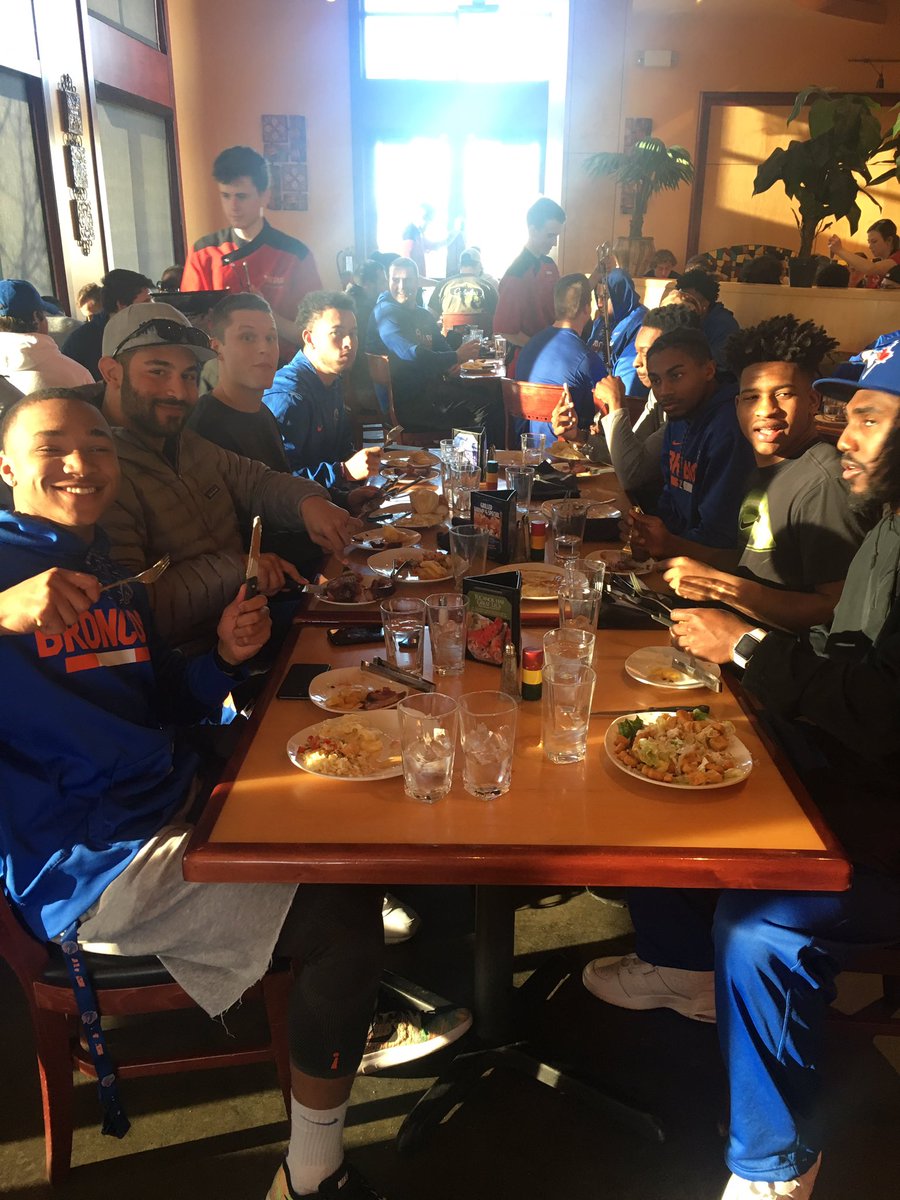 BSURecruits's tweet photo. Enjoying some great food at Tucanos before Spring Ball starts tomorrow!

🔷#BleedBlue🔷 https://t.co/bxeZSZkzj9
