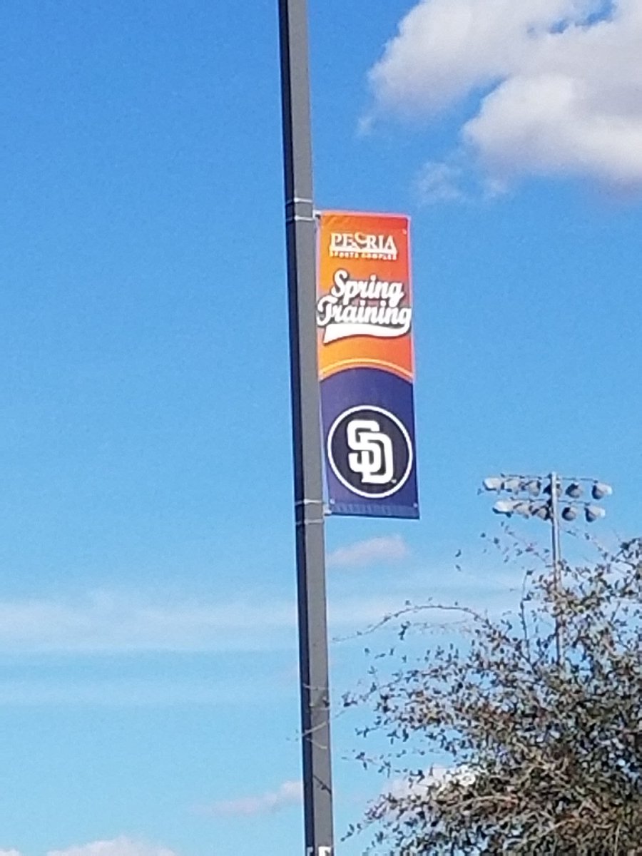 EricaJo1822's tweet photo. Spring Training...with my favorite Padre! #bubba #SDbaseball #SpringTraining2018 https://t.co/iXSfSy98cw