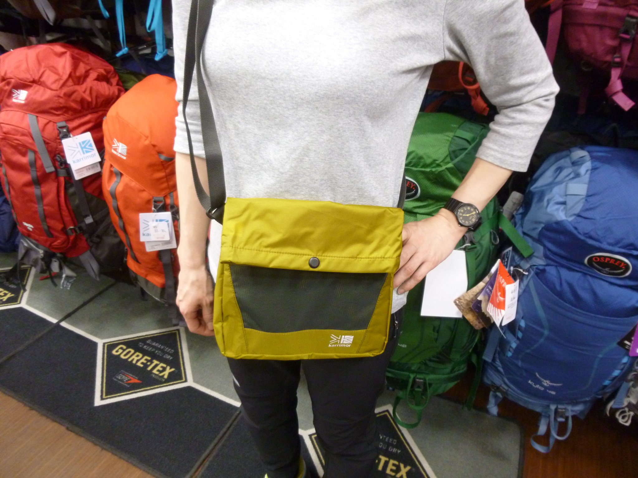 Twitter पर 石井スポーツ公式 登山 アウトドア 新色登場 カリマー トレックキャリーサコッシュ 2 500 税 数あるサコッシュの中でも当店人気のモデルです ゴールド と アマゾン が新色 今なら全カラー揃ってます O ブログ