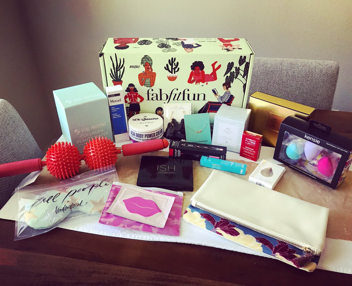 abrixey's tweet image. It’s always a good day when my @FabFitFun box arrives! #fabfitfunspringbox #fffgiveaway