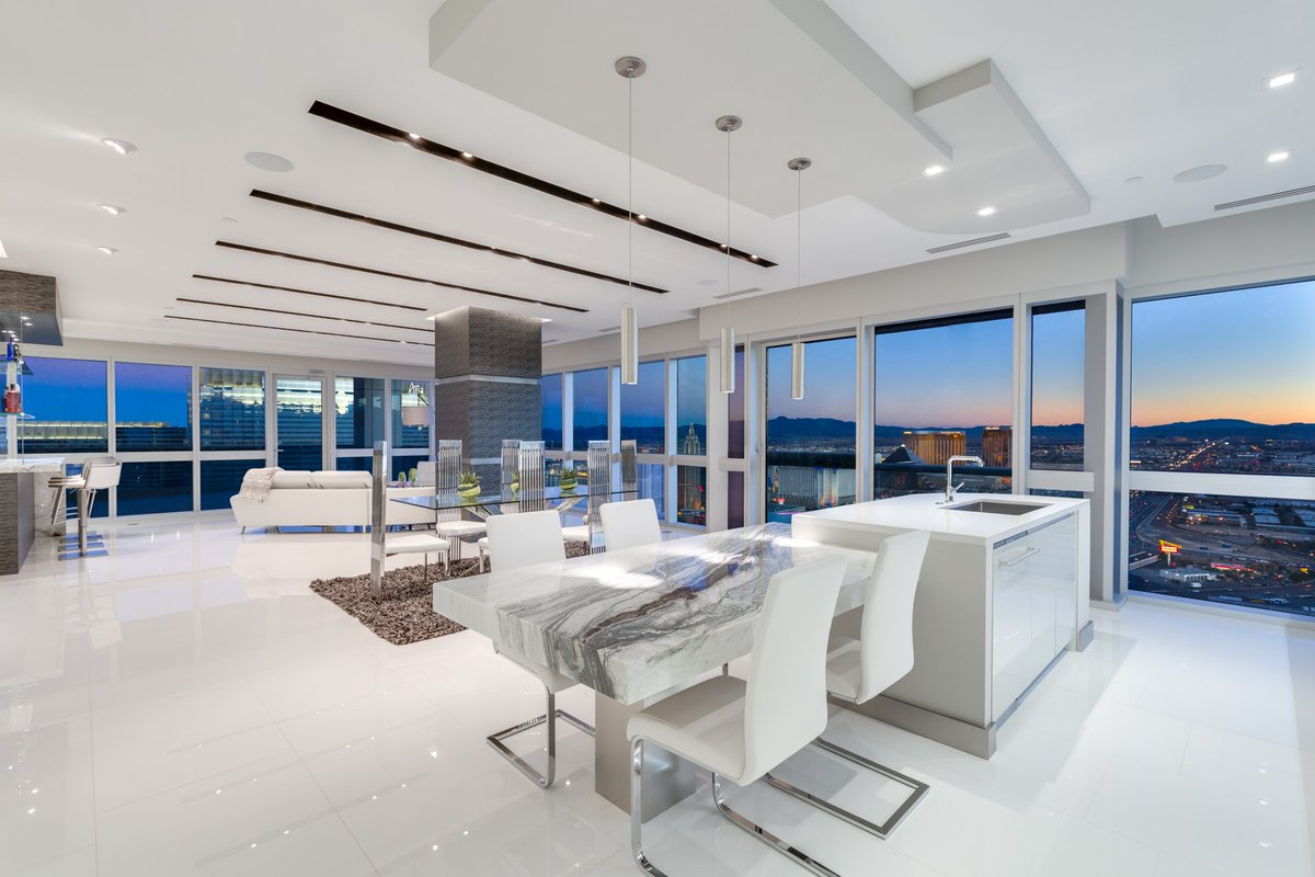 ajpvegas's tweet photo. Residences available at The Martin Las Vegas. Contact us for details.  #vegas https://t.co/lMC1CsuDEY