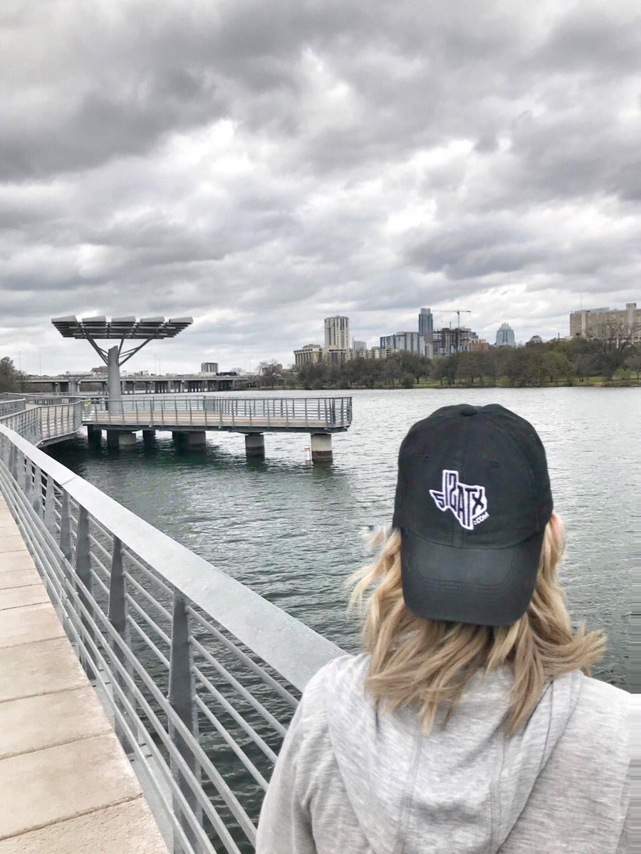 512ATXcom's tweet image. Another amazing @sxsw kickoff weekend, and so much more to get excited about! What has been your favorite part so far?! #ladybirdlake #atxboardwalk #sxsw #sxsw2018 #everythinglocal #everythingaustin #512atxcom