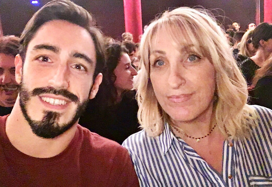Jordaned6's tweet photo. Super moment de partage avec @cathy_dem❤️ pour le spectacle de @CAMILELLOUCHE elle nous a bien éclaté et taquiné😀😀#womanshow #showgirl #puissance #humoriste #musicienne #chanteuse #thevoicefrance. Merci à @camillelellouche pour la 🧢🧢🧢🧢#nopdc 😂👍🏼 https://t.co/lDBEDj9dCs