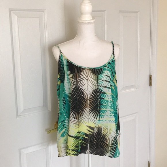 LeapIntoFashion's tweet photo. So good I had to share! Check out all the items I'm loving on @Poshmarkapp #poshmark #fashion #style #shopmycloset #pinkvictoriassecret #apt9 #chelseaviolet: https://t.co/B9gUP90YIY https://t.co/LvNQGq0i7v