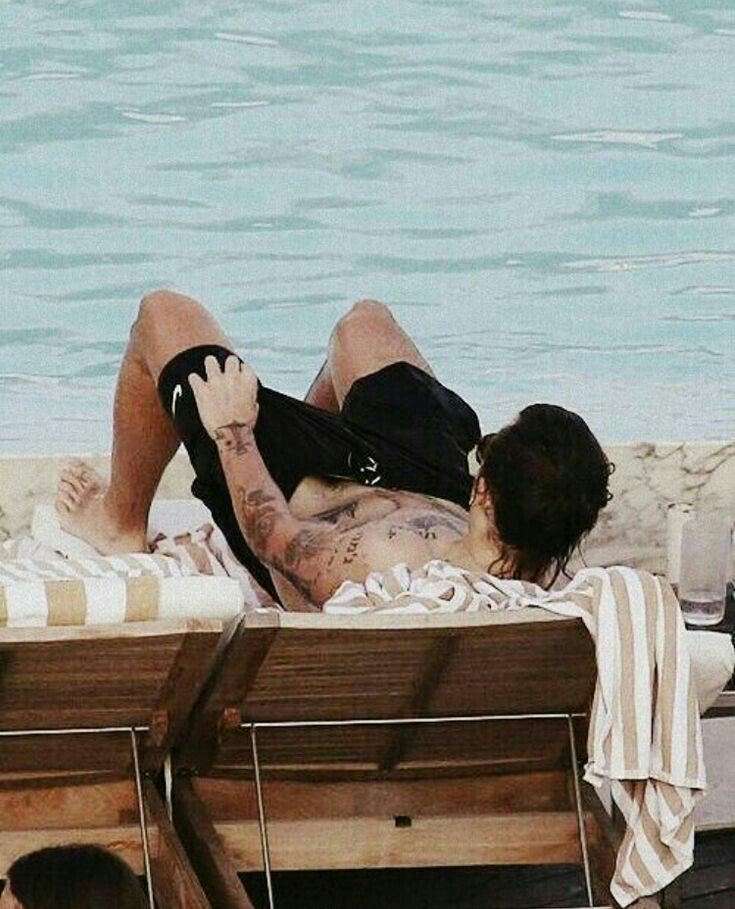 JohanWard's tweet photo. #HarryStyles https://t.co/sOuT2tNj4m