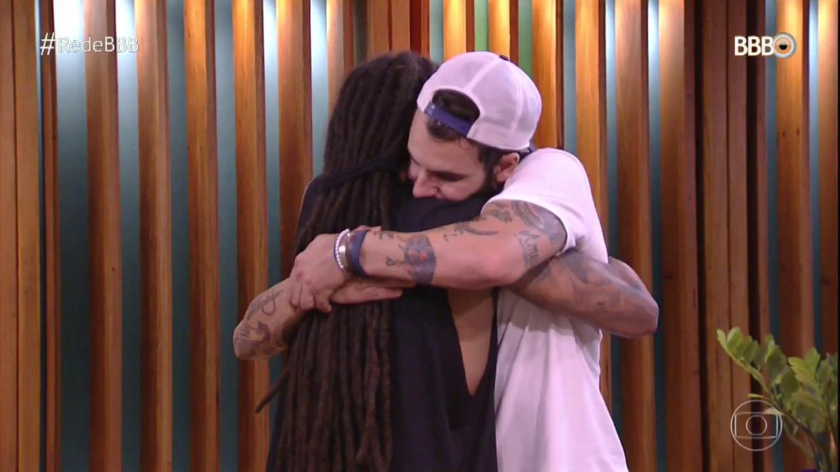 redebbb18gshow's tweet photo. #RT @bbb: E Wagner aproveitou pra pedir perdão pra Viegas pela treta na Prova do Líder #RedeBBB #BBB18 https://t.co/PBQyRsU6Hw