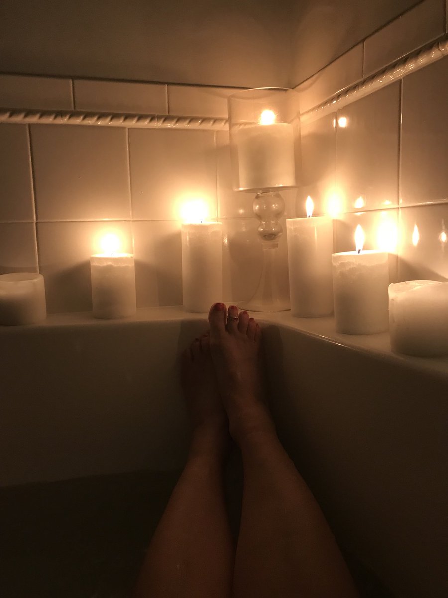 brutusolds's tweet photo. Relaxation in our finally finished bathroom#masterbathrehabproject https://t.co/gxFXLYuqxi