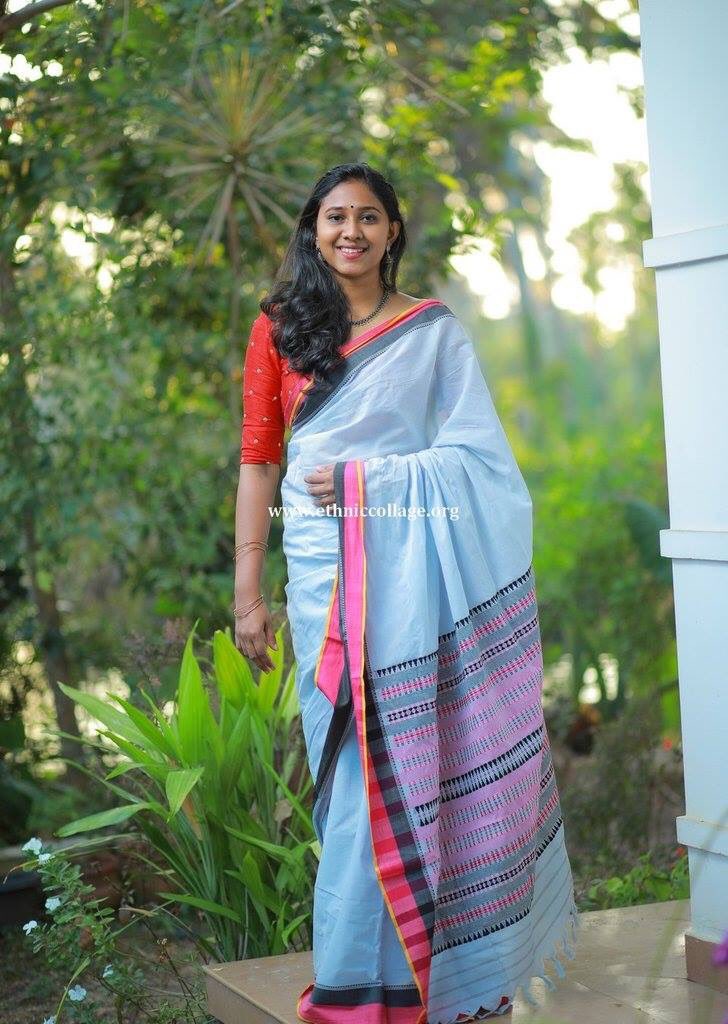 Creation of times, shop now Handwoven Begampur cotton saree -grey- for  Rs. 2,500.00 bit.ly/2Fgig1v

#Ethniccollage #WovenDesign #grey #Sarilove #sareelove #indiansaree #outfitoftheday #ootd #sareeoftheday #sareeaddict #summerstyling #Summer #Lightshades