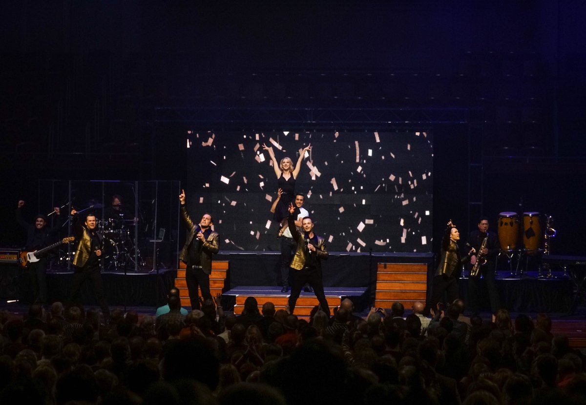HumanNatureLive's tweet photo. Thanks for an awesome night #Nashville - can’t wait to come back #jukeboxustour #jukeboxlive https://t.co/3lcVpQOFsO
