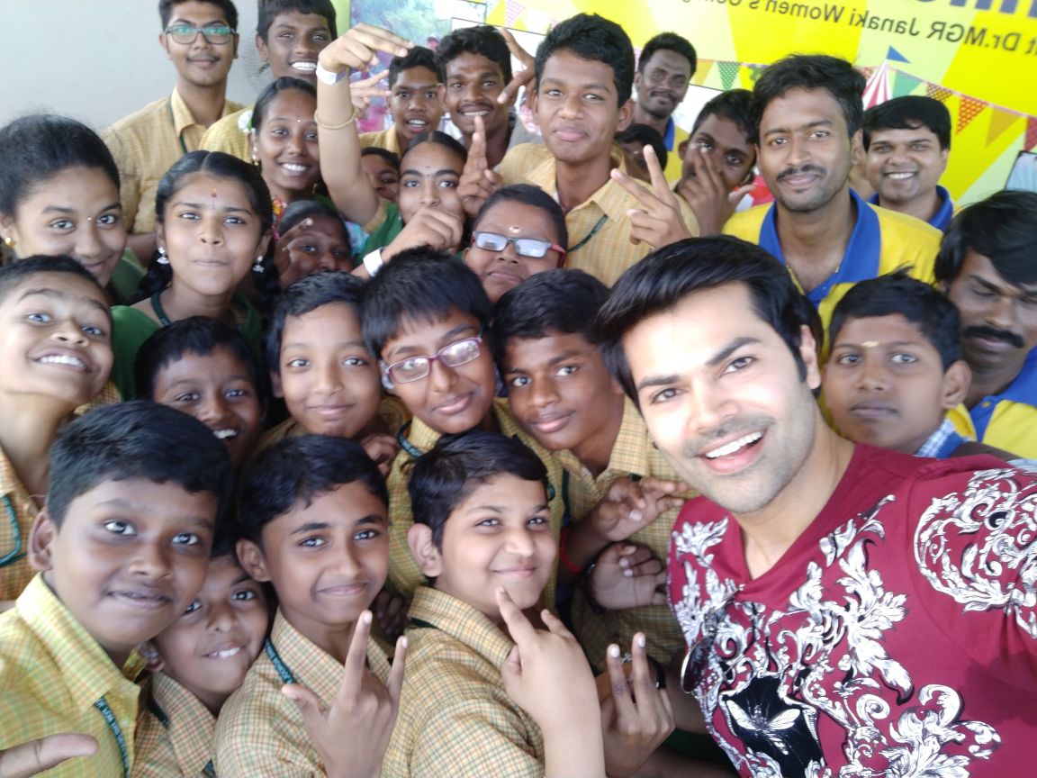 talk2ganesh's tweet photo. Our Life is beautiful not because we are perfect... But because we put our everything in whatever we do !! https://t.co/YFFp5Iw0Fp