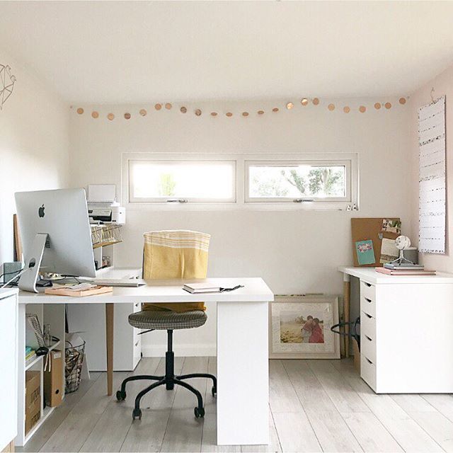 Kerriemitchell's tweet photo. Hello Monday 👋 starting the new week with the *hope* of productivity! This week I have 2 product shoots to compete for @styled.product (so my office won’t be this today for long!) and tonight another consultation for a 2018 couple, before jetting off… https://t.co/DXVvFtfCYb https://t.co/BlZmbwlMsf