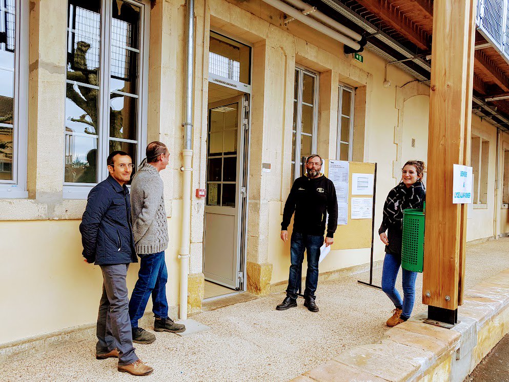 LpoA_Fournier32's tweet photo. Tous mobilisés ! Un grand merci ! #JPO 10 Mars 2018 dès 9h #PortesOuvertes en #Musique avec le Combo de @CollegeMarciac .
#PratiqueInstrumentaleJAZZ #EPSdeComplement #BTS #TechnicoCommercial #Affelnet #ParcoursSup #POSTBAC https://t.co/w7K7kVyWWd