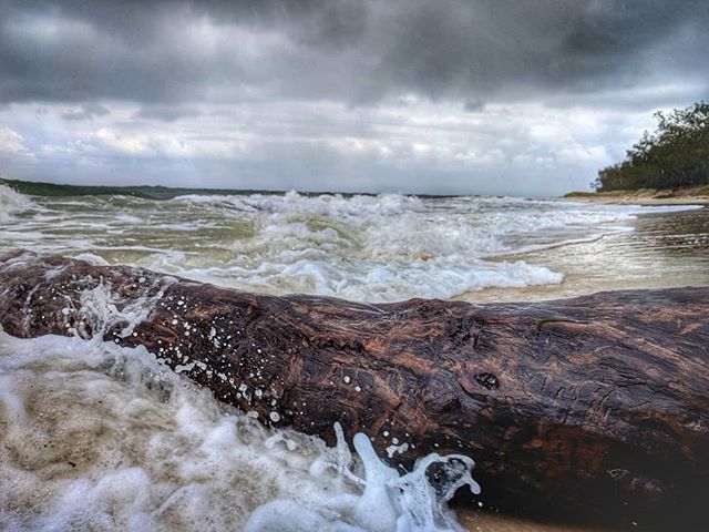 Don't mind a stormy beach shot. .
.
.
.
.
#ryan_fritsch_photography #redbeach #mint_shotz #landscapephotography #nature_wizards #igrefined #ig_eternity #ig_australia_ #nature_skyshotz #dof_addicts #photo_arena_nature #roamtheplanet #travelphotography #vi… ift.tt/2tz3BgB