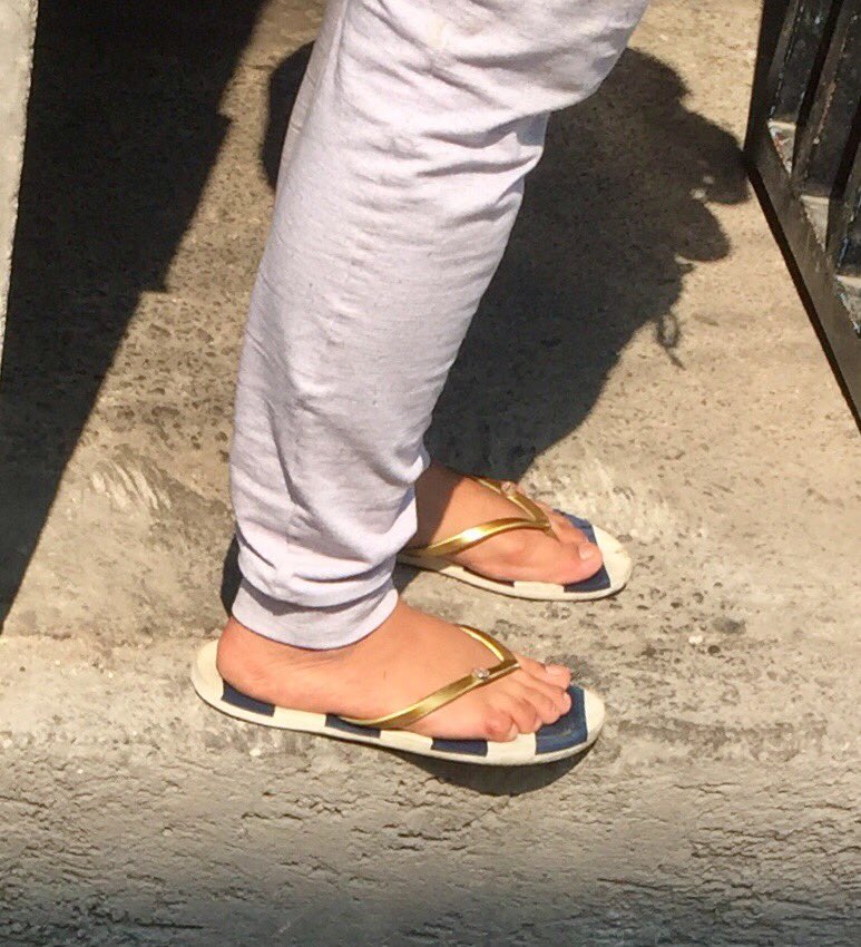 sakulink's tweet photo. Mas #pies bonitos que encontré hoy #feet #foot #fetich https://t.co/IhDqSWTSle