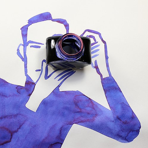 dsgnfbrc's tweet photo. Read our exclusive interview with legendary illustrator, graphic designer and animator @abstractsunday. On today’s #DFDesignLog he talks to us about the importance of routine, his ongoing projects and a little bit about his creative process.
https://t.co/x648ghVDYy
#DFF2018 https://t.co/BCDl39Oq2m