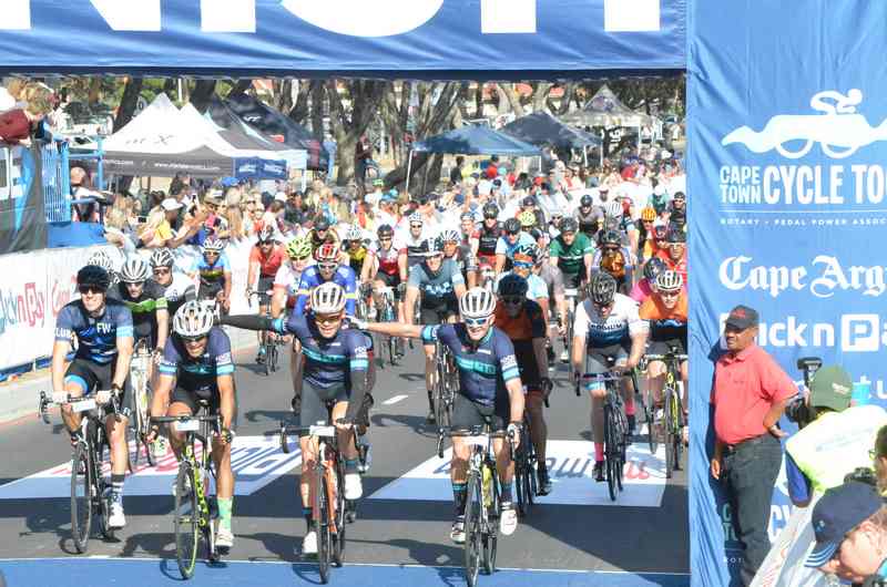 intocyclingsa's tweet photo. WEEKEND HIGHLIGHTS: Read all about the happenings at this years #CTCycleTour2018 from the start to the finish-line! @CTCycleTour #40take2 #CapeTown #SouthAfrica https://t.co/grEyDv07XG https://t.co/gmW2b1J8pF