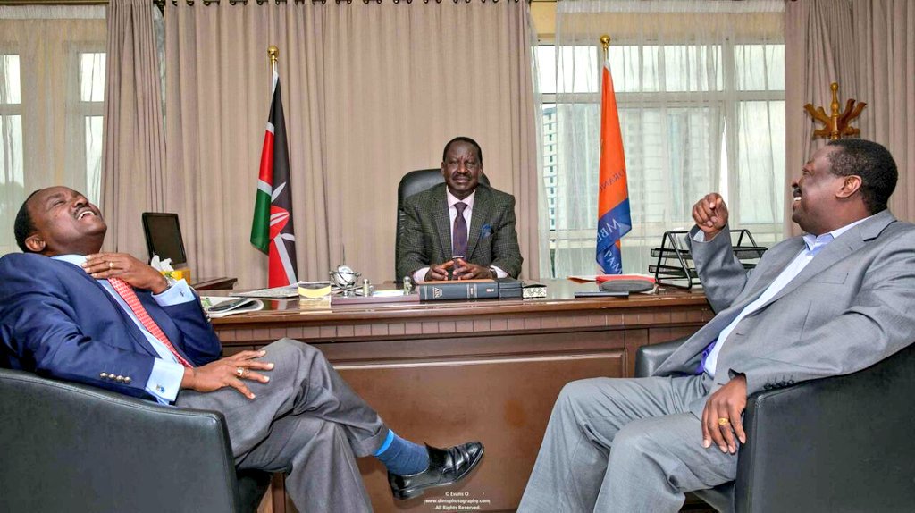Hot_96Kenya's tweet image. Raila arrives at Stoni Athi for a crisis meeting with NASA co-principals four days after unilaterally declaring truce with President Kenyatta.

#NASAUnity