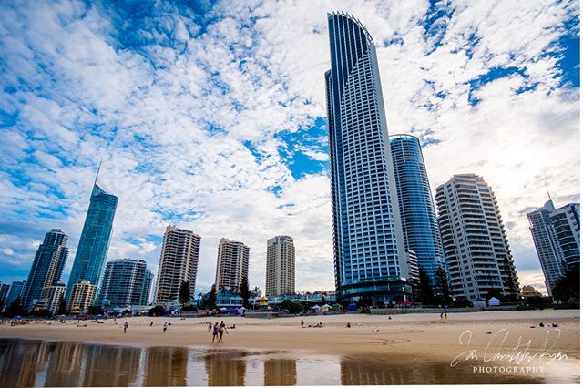 IanRyanNZ's tweet photo. "Skyscrapers"
There are no shortage of skyscrapers in the Gold Coast, with all of the major apartment blocks right on the beach.
.
.
Copyright Ian Ryan 2018. All rights reserved. https://t.co/YUMuR3necp https://t.co/qAGmF6sjow