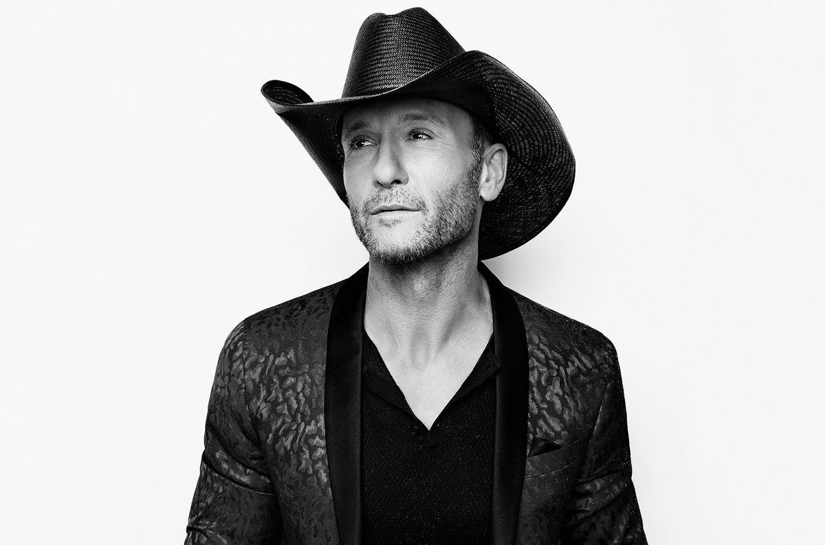 Tim Mcgraw Collapses Concert Baaz