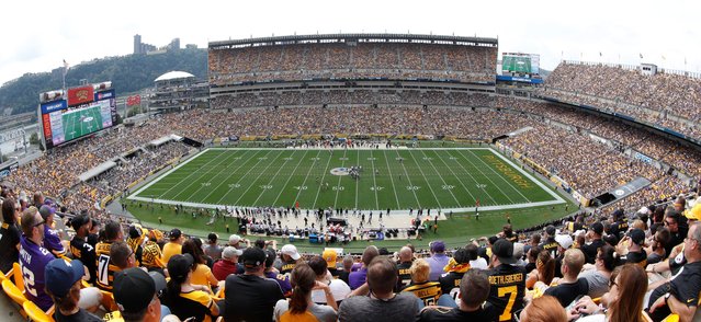 jonkgert's tweet photo. ALE Voice and Data Solutions fuel Heinz Field, home of the Pittsburgh Steelers https://t.co/UvUMCc8CRG https://t.co/RrFgQeHNxa