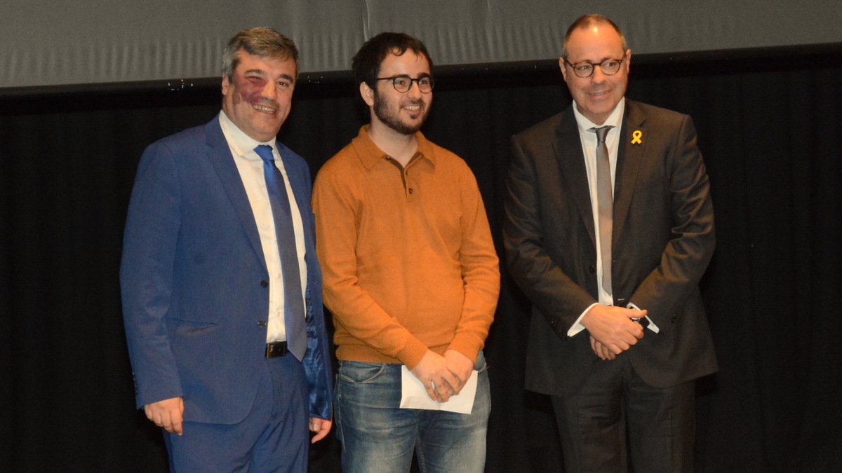 Cati_Girona's tweet photo. Guanyadors #PremisRecull 2018:
Narració:  Òscar Palazón, (de Tarragona).
Poesia: Marta Pere (Mataró)
Teatre: Esteban Eche (Barcelona)
Periodisme: Enric Garcia (Tarragona)
Retrat Literari: Mercè Pérez (Esplugues) https://t.co/nvBTxJuCPV