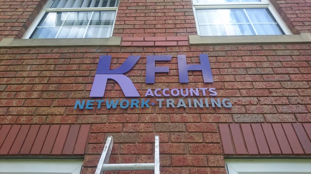 KFHNetwork's tweet photo. It's been a year in the office and almost a year that we opened the hotdesks  ..what shall we do for our birthday? #hotdesks #coworking #coworkingspace #BirthdayParty #OfficeSpace https://t.co/w9v0yrt6rd