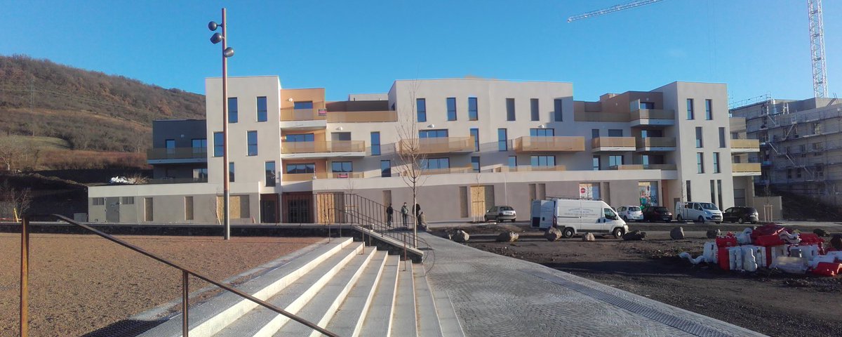 logidome_oph's tweet photo. BIENVENUE aux locataires #Logid��me au sein de la résidence Initiale @nexity #ecoquartier de #Trémonteix @ClermontFd https://t.co/jxsWBNXIWs