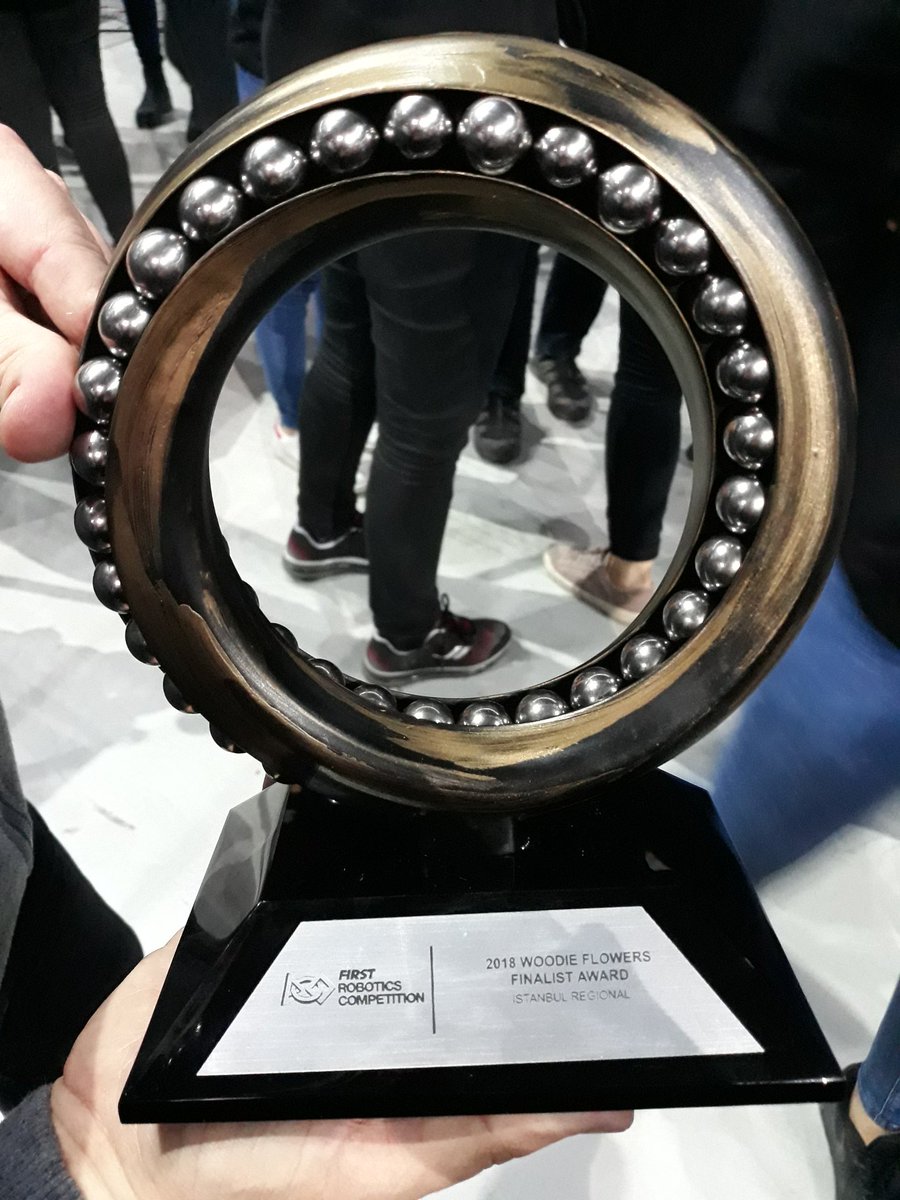 Yardımlarını eksik etmeyen Gültepe Robotics'in mentoru <a href="/burhansengun/">burhan şengün</a> hocamız Woodie Flowers Finalst Award'ı kazanmıştır. Tebrik ederiz. #istanbulregional2018