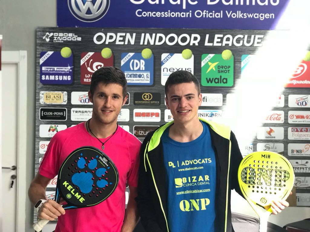El jugador Josep Aymerich y su compañero Pablo Burdeos se han proclamado campeones de la 2ª prueba del Open indoor League al derrotar en una final disputadísima en 3 sets a Xavi Colomina y Josep Terradelles #LeaveYourMark ¡Enhorabuena!