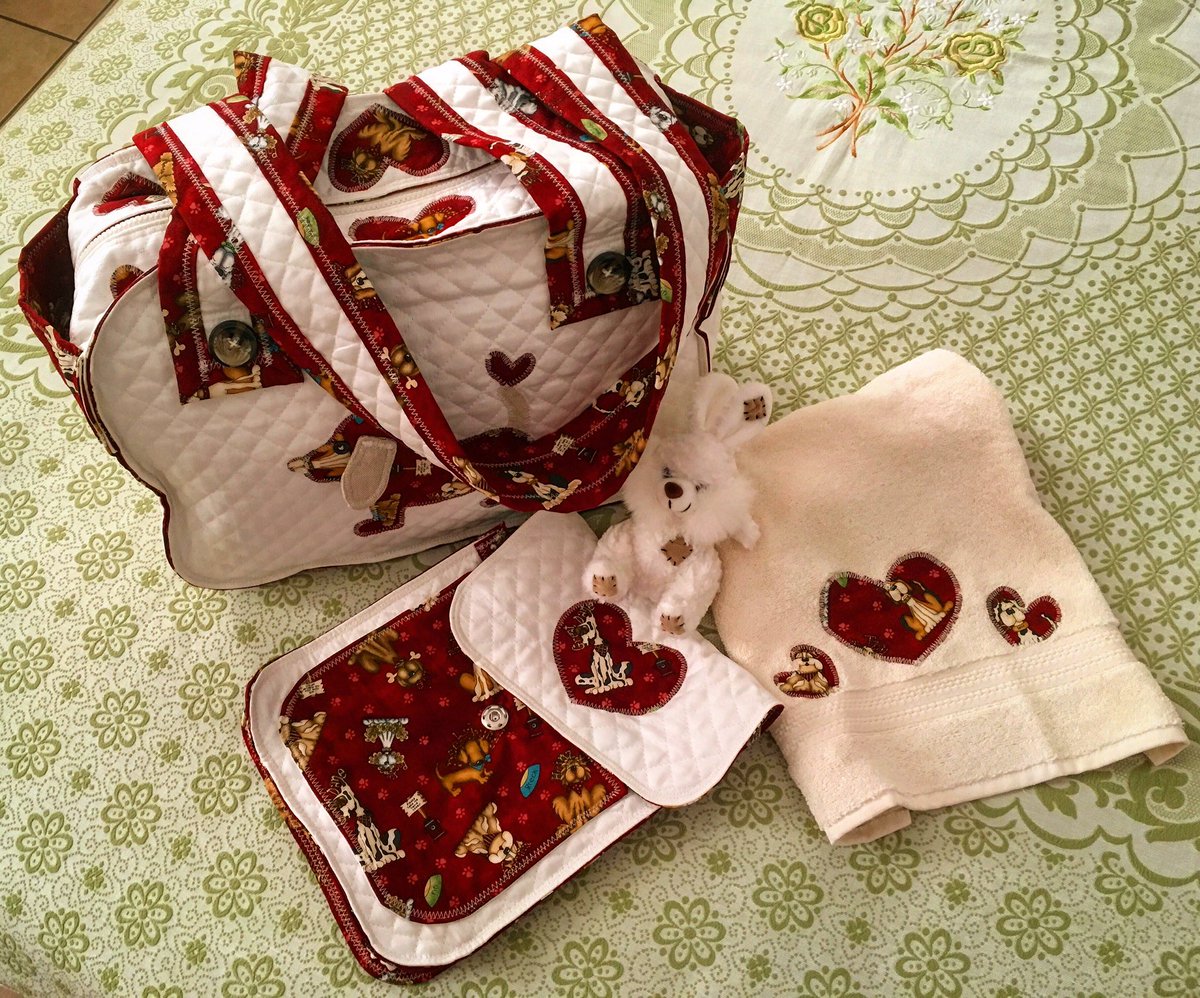 Giuliana1606's tweet photo. ..bimbi in viaggio.. ❤️ #cucitocreativo #sewing #handmade #fattoamano #baby #corredino #kids #babytravelset #borsaportapannolini #maxibag #fasciatoiodaviaggio #travelchange #necchi #lemiefollicreazioni #idearegalo https://t.co/lotRO3MkQD
