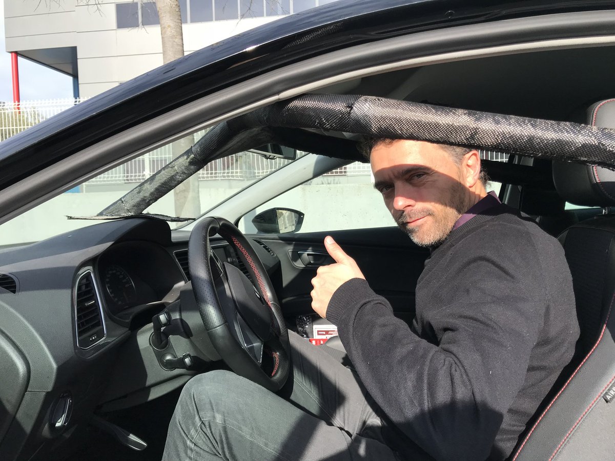 AlbertFabrega's tweet photo. Lo prometido es deuda @Noemidemiguel. Tengo el coche más seguro del mundo... 😁😁😁. A ver q dirán en la ITV.... https://t.co/nsfttrdzMO
